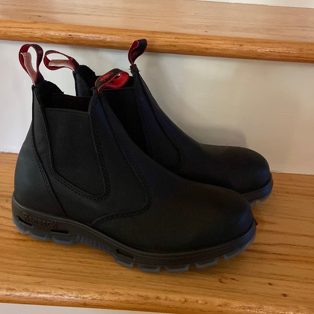 New Men’s black Redback boots